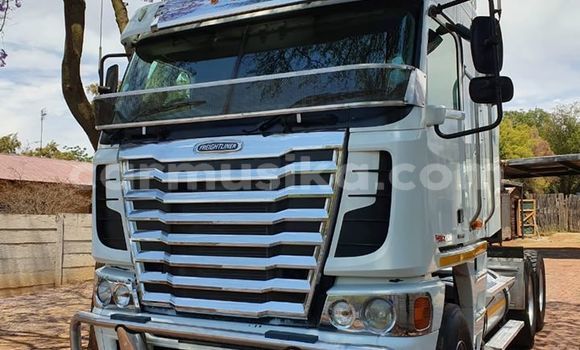 Buy Used DAF CF White Truck in Beitbridge in Matabeleland South Buy Used DAF CF White Truck in Beitbridge in Matabeleland South