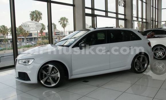 Nunua Ilio tumika Audi RS3 Nyeupe Gari ndani ya Beitbridge nchini Matabeleland Kusini Nunua Ilio tumika Audi RS3 Nyeupe Gari ndani ya Beitbridge nchini Matabeleland Kusini