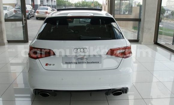 Nunua Ilio tumika Audi RS3 Nyeupe Gari ndani ya Beitbridge nchini Matabeleland Kusini Nunua Ilio tumika Audi RS3 Nyeupe Gari ndani ya Beitbridge nchini Matabeleland Kusini