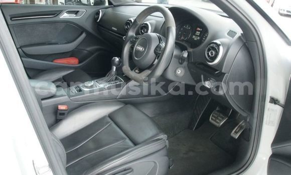 Nunua Ilio tumika Audi RS3 Nyeupe Gari ndani ya Beitbridge nchini Matabeleland Kusini Nunua Ilio tumika Audi RS3 Nyeupe Gari ndani ya Beitbridge nchini Matabeleland Kusini