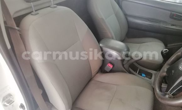 Buy Used Toyota Hilux White Car in Beitbridge in Matabeleland South Buy Used Toyota Hilux White Car in Beitbridge in Matabeleland South