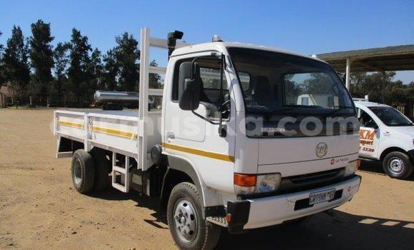 Nunua Ilio tumika Nissan UD Nyingine Lori ndani ya Beitbridge nchini Matabeleland Kusini Nunua Ilio tumika Nissan UD Nyingine Lori ndani ya Beitbridge nchini Matabeleland Kusini