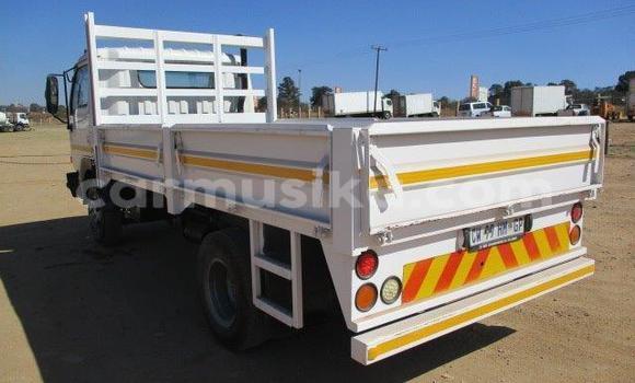 Nunua Ilio tumika Nissan UD Nyingine Lori ndani ya Beitbridge nchini Matabeleland Kusini Nunua Ilio tumika Nissan UD Nyingine Lori ndani ya Beitbridge nchini Matabeleland Kusini