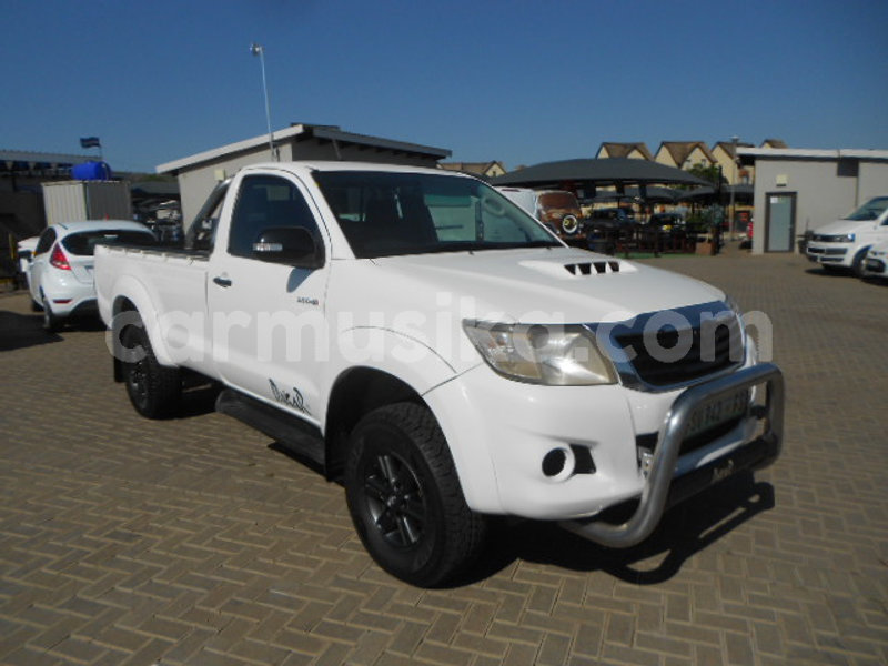 Big with watermark toyota hilux matabeleland south beitbridge 10772