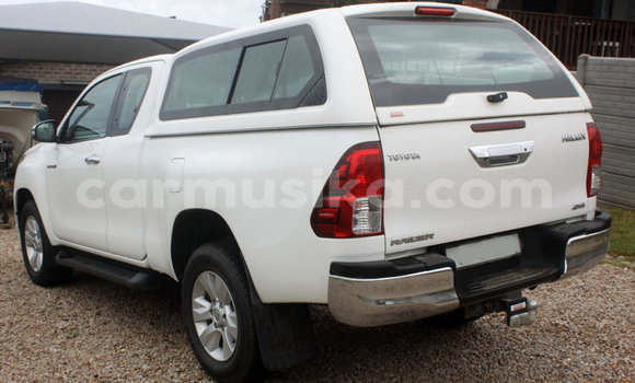 Acheter Occasion Voiture Toyota Hilux Blanc à Beitbridge, Matabeleland South Acheter Occasion Voiture Toyota Hilux Blanc à Beitbridge, Matabeleland South