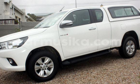 Acheter Occasion Voiture Toyota Hilux Blanc à Beitbridge, Matabeleland South Acheter Occasion Voiture Toyota Hilux Blanc à Beitbridge, Matabeleland South