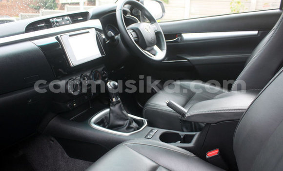 Acheter Occasion Voiture Toyota Hilux Blanc à Beitbridge, Matabeleland South Acheter Occasion Voiture Toyota Hilux Blanc à Beitbridge, Matabeleland South