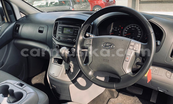 Nunua Ilio tumika Hyundai H1 Fedha Gari ndani ya Beitbridge nchini Matabeleland Kusini Nunua Ilio tumika Hyundai H1 Fedha Gari ndani ya Beitbridge nchini Matabeleland Kusini