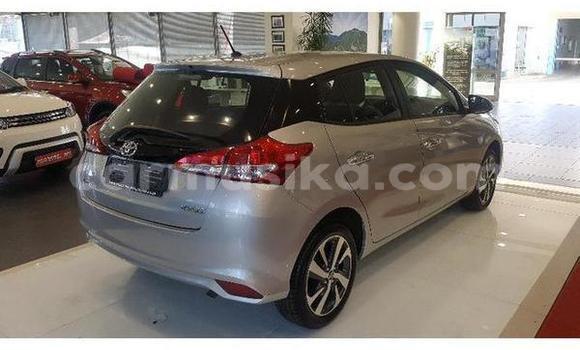 Buy Used Toyota Yaris Silver Car in Beitbridge in Matabeleland South Buy Used Toyota Yaris Silver Car in Beitbridge in Matabeleland South
