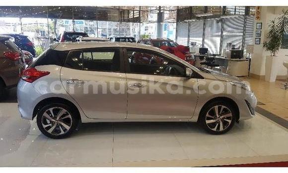 Buy Used Toyota Yaris Silver Car in Beitbridge in Matabeleland South Buy Used Toyota Yaris Silver Car in Beitbridge in Matabeleland South