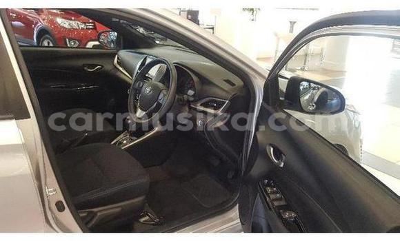 Buy Used Toyota Yaris Silver Car in Beitbridge in Matabeleland South Buy Used Toyota Yaris Silver Car in Beitbridge in Matabeleland South