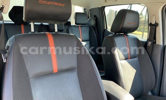 Acheter Occasion Voiture Isuzu KB Gris à Beitbridge, Matabeleland South Acheter Occasion Voiture Isuzu KB Gris à Beitbridge, Matabeleland South