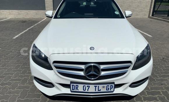 Acheter Occasion Voiture Mercedes‒Benz 190–Series Blanc à Beitbridge, Matabeleland South Acheter Occasion Voiture Mercedes‒Benz 190–Series Blanc à Beitbridge, Matabeleland South