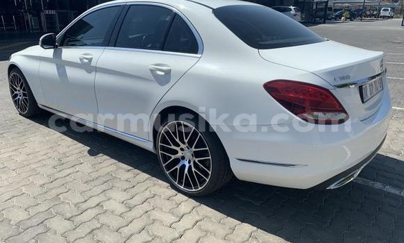 Acheter Occasion Voiture Mercedes‒Benz 190–Series Blanc à Beitbridge, Matabeleland South Acheter Occasion Voiture Mercedes‒Benz 190–Series Blanc à Beitbridge, Matabeleland South