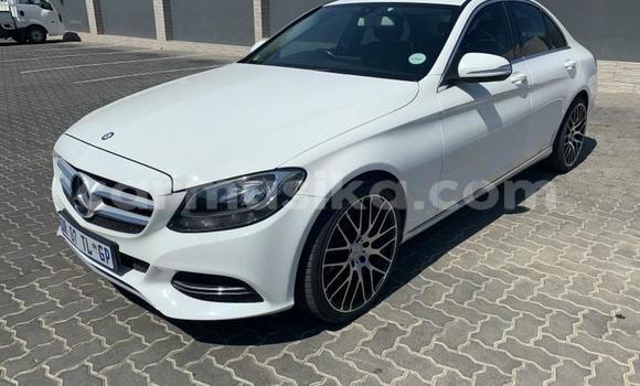 Acheter Occasion Voiture Mercedes‒Benz 190–Series Blanc à Beitbridge, Matabeleland South Acheter Occasion Voiture Mercedes‒Benz 190–Series Blanc à Beitbridge, Matabeleland South