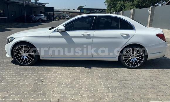 Acheter Occasion Voiture Mercedes‒Benz 190–Series Blanc à Beitbridge, Matabeleland South Acheter Occasion Voiture Mercedes‒Benz 190–Series Blanc à Beitbridge, Matabeleland South
