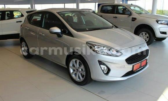 Nunua Ilio tumika Ford Fiesta ST Fedha Gari ndani ya Beitbridge nchini Matabeleland Kusini Nunua Ilio tumika Ford Fiesta ST Fedha Gari ndani ya Beitbridge nchini Matabeleland Kusini