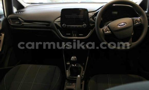 Nunua Ilio tumika Ford Fiesta ST Fedha Gari ndani ya Beitbridge nchini Matabeleland Kusini Nunua Ilio tumika Ford Fiesta ST Fedha Gari ndani ya Beitbridge nchini Matabeleland Kusini