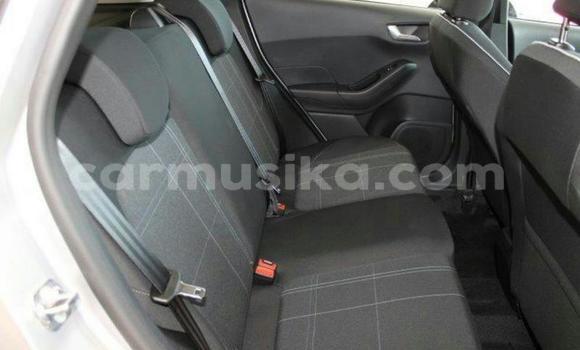 Nunua Ilio tumika Ford Fiesta ST Fedha Gari ndani ya Beitbridge nchini Matabeleland Kusini Nunua Ilio tumika Ford Fiesta ST Fedha Gari ndani ya Beitbridge nchini Matabeleland Kusini