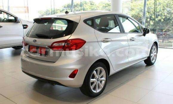 Nunua Ilio tumika Ford Fiesta ST Fedha Gari ndani ya Beitbridge nchini Matabeleland Kusini Nunua Ilio tumika Ford Fiesta ST Fedha Gari ndani ya Beitbridge nchini Matabeleland Kusini
