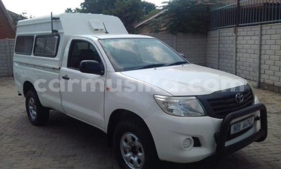 Acheter Occasion Voiture Toyota Hilux Blanc à Beitbridge, Matabeleland South Acheter Occasion Voiture Toyota Hilux Blanc à Beitbridge, Matabeleland South