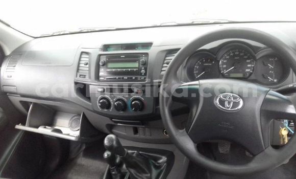 Acheter Occasion Voiture Toyota Hilux Blanc à Beitbridge, Matabeleland South Acheter Occasion Voiture Toyota Hilux Blanc à Beitbridge, Matabeleland South