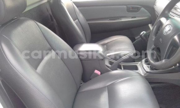 Acheter Occasion Voiture Toyota Hilux Blanc à Beitbridge, Matabeleland South Acheter Occasion Voiture Toyota Hilux Blanc à Beitbridge, Matabeleland South