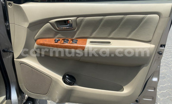 Nunua Ilio tumika Toyota Fortuner Nyingine Gari ndani ya Beitbridge nchini Matabeleland Kusini Nunua Ilio tumika Toyota Fortuner Nyingine Gari ndani ya Beitbridge nchini Matabeleland Kusini