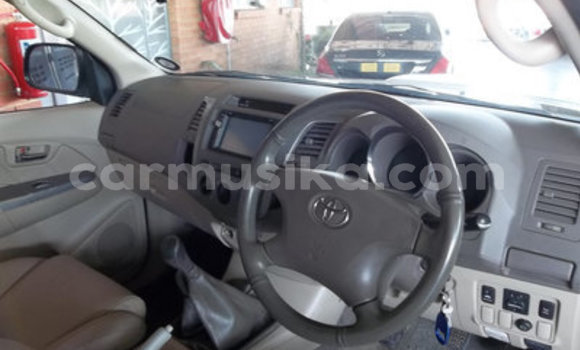 Acheter Occasion Voiture Toyota Fortuner Blanc à Beitbridge, Matabeleland South Acheter Occasion Voiture Toyota Fortuner Blanc à Beitbridge, Matabeleland South