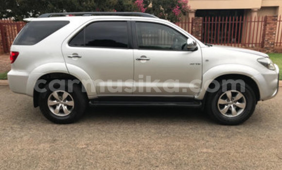 Acheter Occasion Voiture Toyota Fortuner Autre à Beitbridge, Matabeleland South Acheter Occasion Voiture Toyota Fortuner Autre à Beitbridge, Matabeleland South