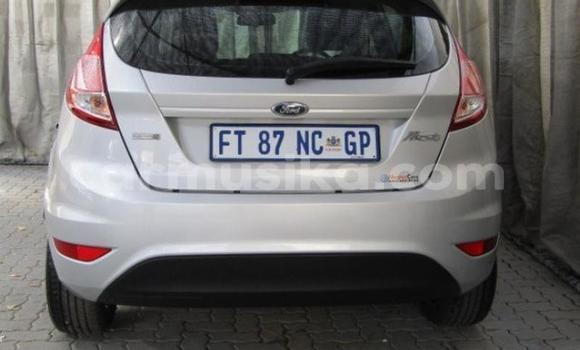 Acheter Occasion Voiture Ford Fiesta Gris à Beitbridge, Matabeleland South Acheter Occasion Voiture Ford Fiesta Gris à Beitbridge, Matabeleland South