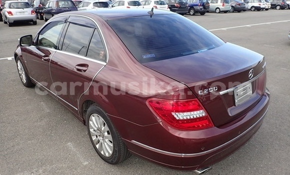 Nunua Ilio tumika Mercedes‒Benz C–Class Nyekundu Gari ndani ya Bulawayo nchini Bulawayo Nunua Ilio tumika Mercedes‒Benz C–Class Nyekundu Gari ndani ya Bulawayo nchini Bulawayo