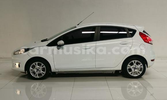 Acheter Occasion Voiture Ford Fiesta Blanc à Beitbridge, Matabeleland South Acheter Occasion Voiture Ford Fiesta Blanc à Beitbridge, Matabeleland South