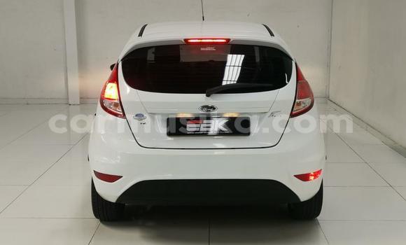 Acheter Occasion Voiture Ford Fiesta Blanc à Beitbridge, Matabeleland South Acheter Occasion Voiture Ford Fiesta Blanc à Beitbridge, Matabeleland South