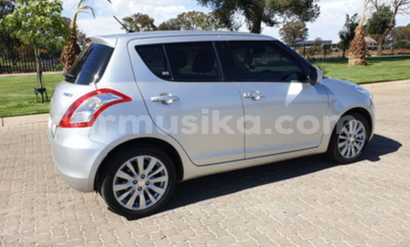 Nunua Ilio tumika Suzuki APV Fedha Gari ndani ya Beitbridge nchini Matabeleland Kusini