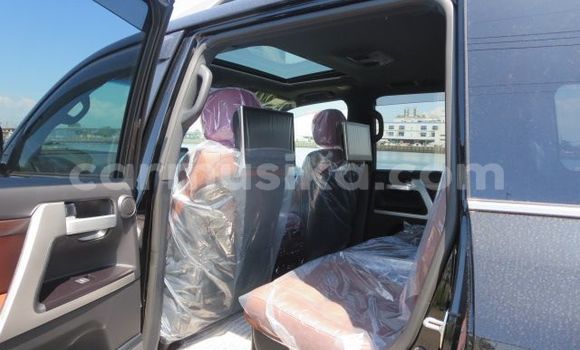 Nunua Ilio tumika Toyota Land Cruiser Nyeupe Gari ndani ya Borrowdale nchini Harare Nunua Ilio tumika Toyota Land Cruiser Nyeupe Gari ndani ya Borrowdale nchini Harare