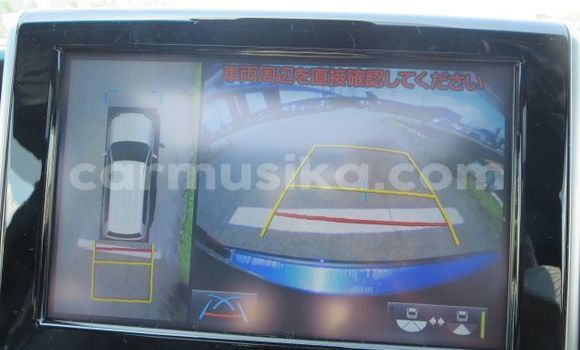 Nunua Ilio tumika Toyota Land Cruiser Nyeupe Gari ndani ya Borrowdale nchini Harare Nunua Ilio tumika Toyota Land Cruiser Nyeupe Gari ndani ya Borrowdale nchini Harare