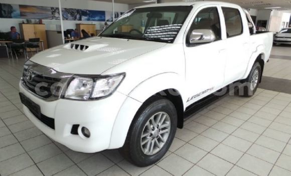 Tenga Tsaru Toyota Hilux Chena Mota in Beitbridge in Matabeleland South Tenga Tsaru Toyota Hilux Chena Mota in Beitbridge in Matabeleland South
