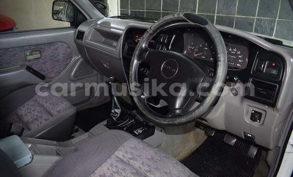 Acheter Occasion Voiture Isuzu KB Blanc à Beitbridge, Matabeleland South Acheter Occasion Voiture Isuzu KB Blanc à Beitbridge, Matabeleland South