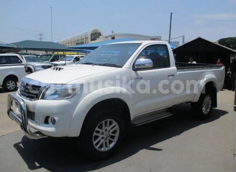 Big with watermark toyota hilux matabeleland south beitbridge 10812