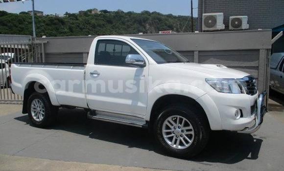 Buy Used Toyota Hilux White Car in Beitbridge in Matabeleland South Buy Used Toyota Hilux White Car in Beitbridge in Matabeleland South