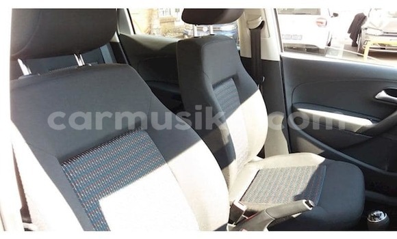 Acheter Occasion Voiture Volkswagen Polo Gris à Beitbridge, Matabeleland South Acheter Occasion Voiture Volkswagen Polo Gris à Beitbridge, Matabeleland South