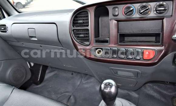 Acheter Occasion Voiture Hyundai Verna Blanc à Beitbridge, Matabeleland South Acheter Occasion Voiture Hyundai Verna Blanc à Beitbridge, Matabeleland South