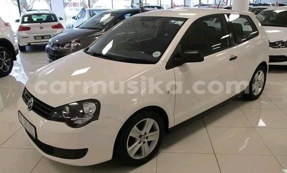 Acheter Occasion Voiture Volkswagen Polo Blanc à Beitbridge, Matabeleland South Acheter Occasion Voiture Volkswagen Polo Blanc à Beitbridge, Matabeleland South