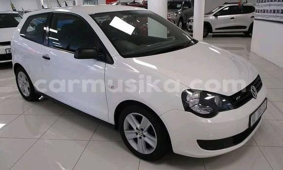 Acheter Occasion Voiture Volkswagen Polo Blanc à Beitbridge, Matabeleland South Acheter Occasion Voiture Volkswagen Polo Blanc à Beitbridge, Matabeleland South