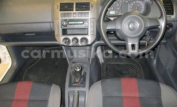 Acheter Occasion Voiture Volkswagen Polo Blanc à Beitbridge, Matabeleland South Acheter Occasion Voiture Volkswagen Polo Blanc à Beitbridge, Matabeleland South