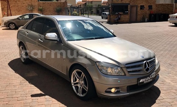 Acheter Occasion Voiture Mercedes‒Benz C–Class Gris à Beitbridge, Matabeleland South Acheter Occasion Voiture Mercedes‒Benz C–Class Gris à Beitbridge, Matabeleland South