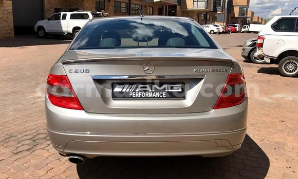 Acheter Occasion Voiture Mercedes‒Benz C–Class Gris à Beitbridge, Matabeleland South Acheter Occasion Voiture Mercedes‒Benz C–Class Gris à Beitbridge, Matabeleland South