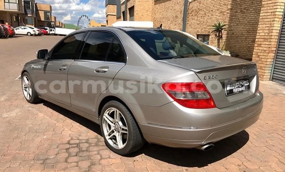 Acheter Occasion Voiture Mercedes‒Benz C–Class Gris à Beitbridge, Matabeleland South Acheter Occasion Voiture Mercedes‒Benz C–Class Gris à Beitbridge, Matabeleland South