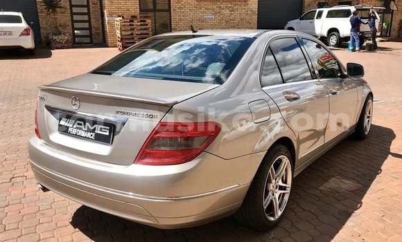 Acheter Occasion Voiture Mercedes‒Benz C–Class Gris à Beitbridge, Matabeleland South Acheter Occasion Voiture Mercedes‒Benz C–Class Gris à Beitbridge, Matabeleland South